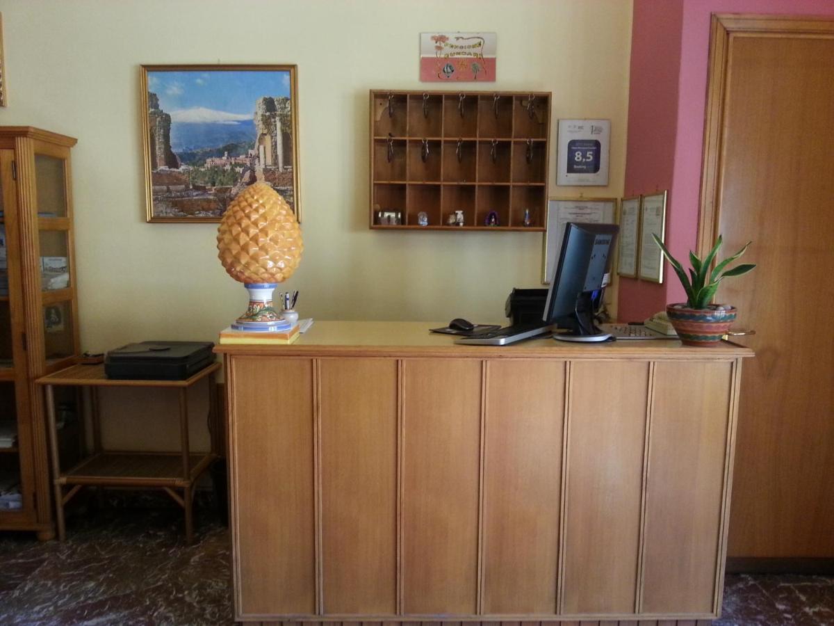 Hotel Pensione Cundari Таормина Екстериор снимка